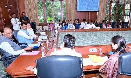 नवीन नागपुरातील रस्ते बाह्यवळण मार्गाला जोडावे  - मुख्यमंत्री देवेंद्र फडणवीस  · नागपूर महानगर प्राधिकरणाच्या मालमत्तांच्या व्यवस्थापनासाठी कंपनी स्थापण्यास मान्यता