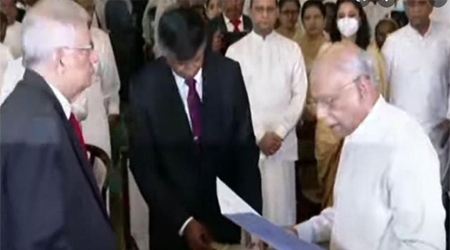 Kolambo Oath of Prime Minister श्रीलंकेच्या पंतप्रधानपदी दिनेश गुणवर्धने यांची निवड