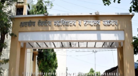 शासकीय नोकर म्हणून नव्हे तर जनतेचे सेवक म्हणून काम करा – पालकमंत्री गुलाबराव पाटील