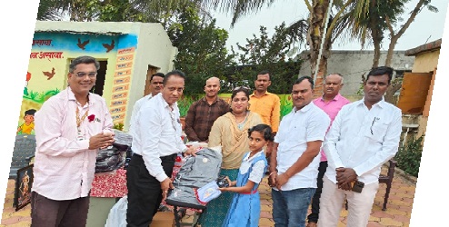 शिरूर येथील जि.प.शाळेत शैक्षणिक शालेय साहित्य वाटप कार्यक्रम संपन्न - शाळेच्या मदतीसाठी यापुढेही आम्ही सदैव अग्रेसर राहू -सी.आर.डब्ल्यू.ए - सौं श्रावणी कामत